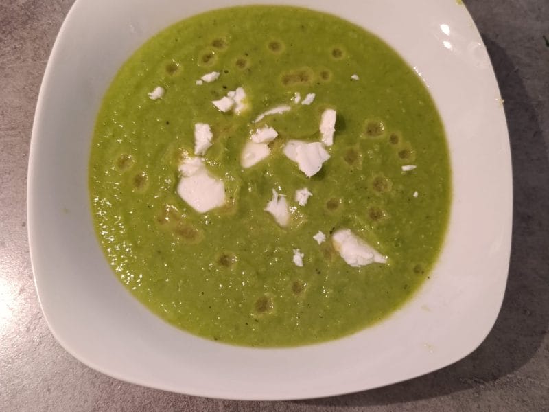 Cliquez pour zoomer ! Velouté de courgettes, petits pois et basilic Thermomix par grandedelph
