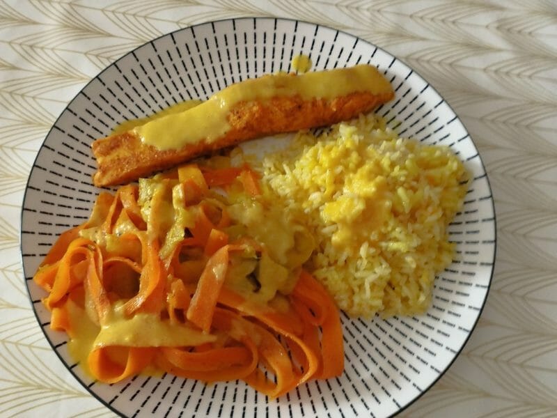 Cliquez pour zoomer ! Saumon sauce curry et tagliatelles de légumes Thermomix par grandedelph