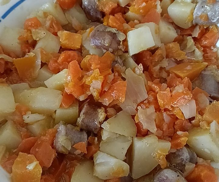 Cliquez pour zoomer ! Ragoût de légumes, pommes de terre et saucisses Thermomix par mariethermo