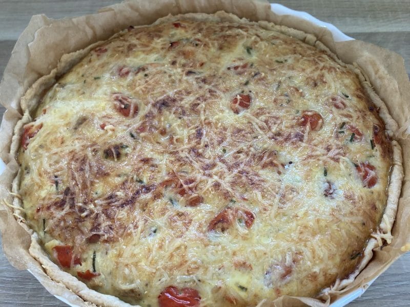 Cliquez pour zoomer ! Tarte au thon, tomate et moutarde Thermomix par djoulail1708