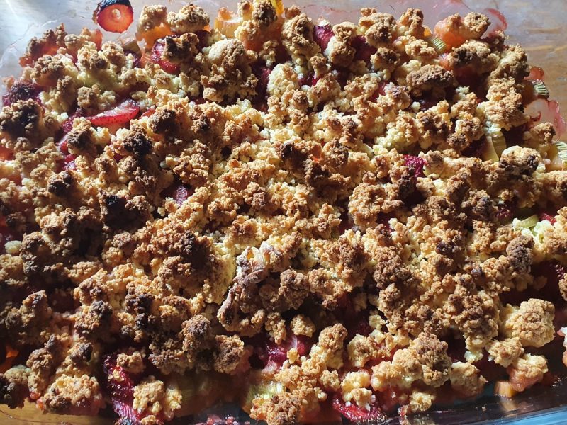 Cliquez pour zoomer ! Crumble fraise rhubarbe et noix de coco Thermomix par iza4