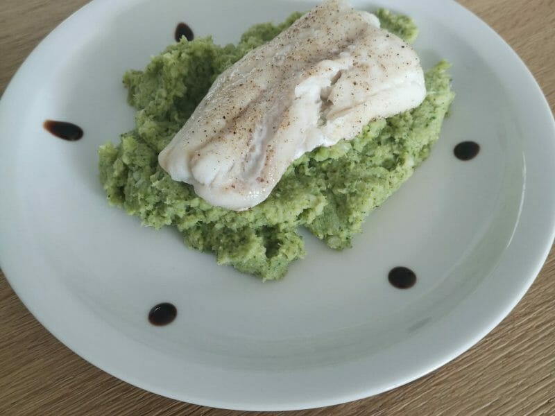 Cliquez pour zoomer ! Saumon sur purée de brocolis Thermomix par cocoboots