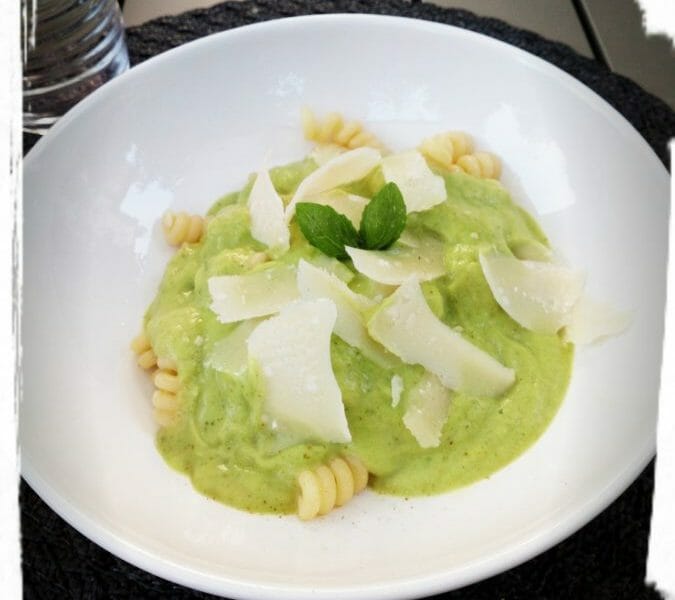 Cliquez pour zoomer ! Farfalle à la crème de courgettes Thermomix par zezdo