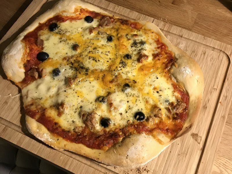 Cliquez pour zoomer ! Pizza au thon et aux olives Thermomix par Chan tal