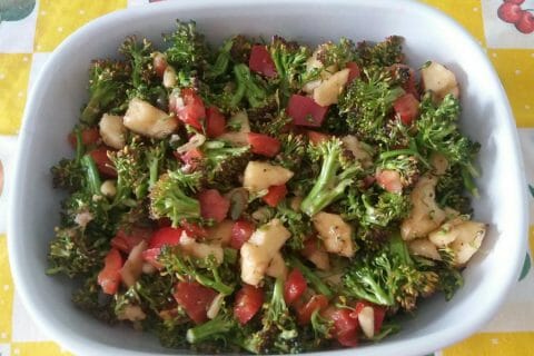 Cliquez pour zoomer ! Salade de brocolis Thermomix par Adenium13