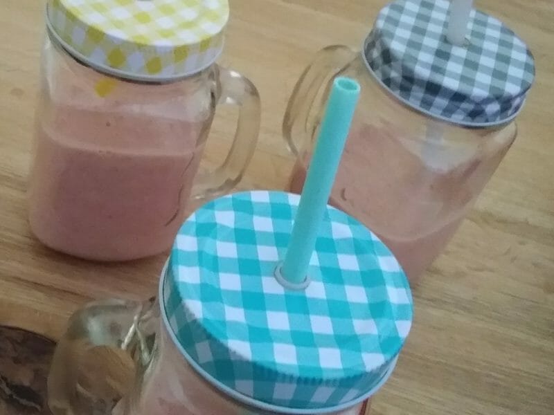 Cliquez pour zoomer ! Milk-shake fraise banane Thermomix par Adenium13