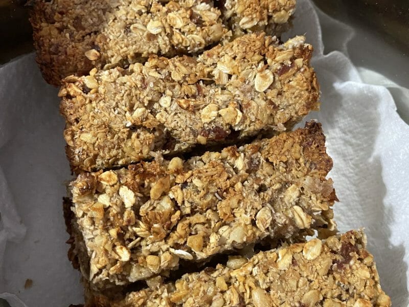 Cliquez pour zoomer ! Barres de céréales à la banane, noix et dattes Thermomix par helene13500