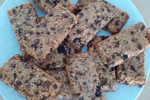 Cliquez pour zoomer ! Barres de céréales à l’avoine, noisettes, banane et chocolat Thermomix par brunette62