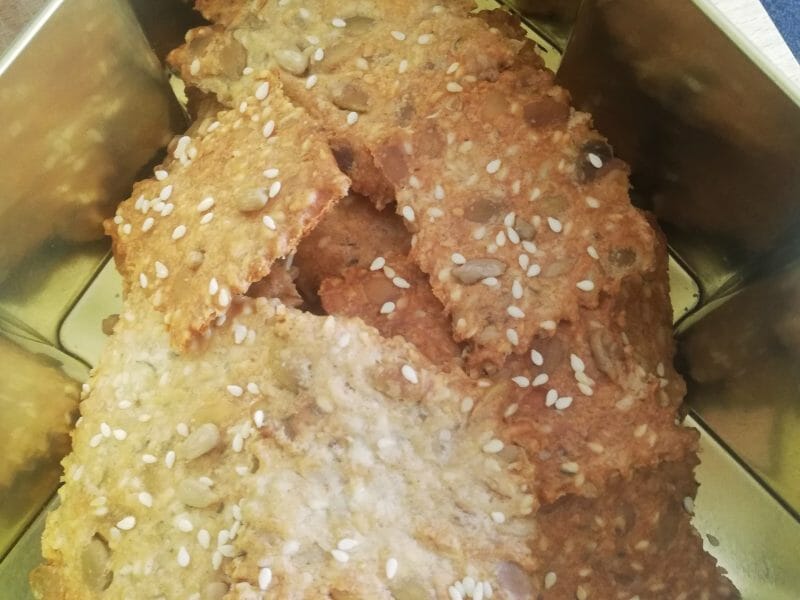 Cliquez pour zoomer ! Crackers salés à l’emmental et aux graines Thermomix par panzi