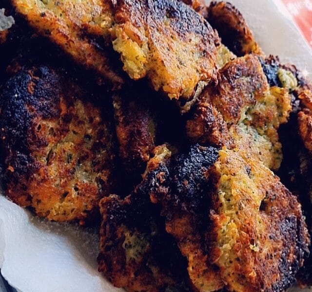 Cliquez pour zoomer ! Galettes de courgettes grecques Thermomix par celine_57050