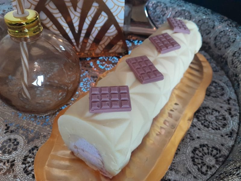 Cliquez pour zoomer ! Bûche de Noël framboises et chocolat blanc Thermomix par zozofat