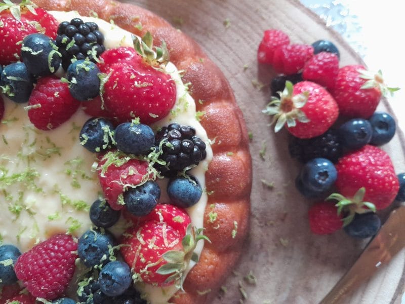 Cliquez pour zoomer ! Tarte renversée aux Fruits rouges et citron vert Thermomix par zozofat