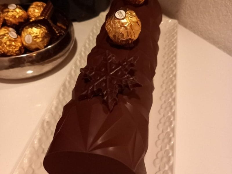 Cliquez pour zoomer ! Bûche Ferrero Rocher Thermomix par zozofat