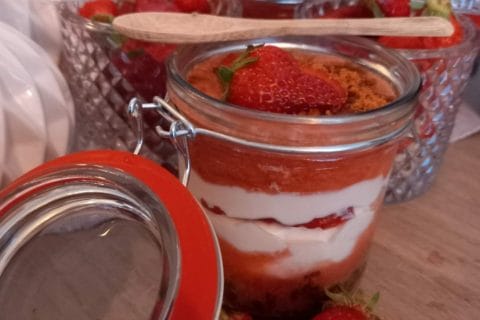 Cliquez pour zoomer ! Tiramisu aux fraises en verrines Thermomix par zozofat