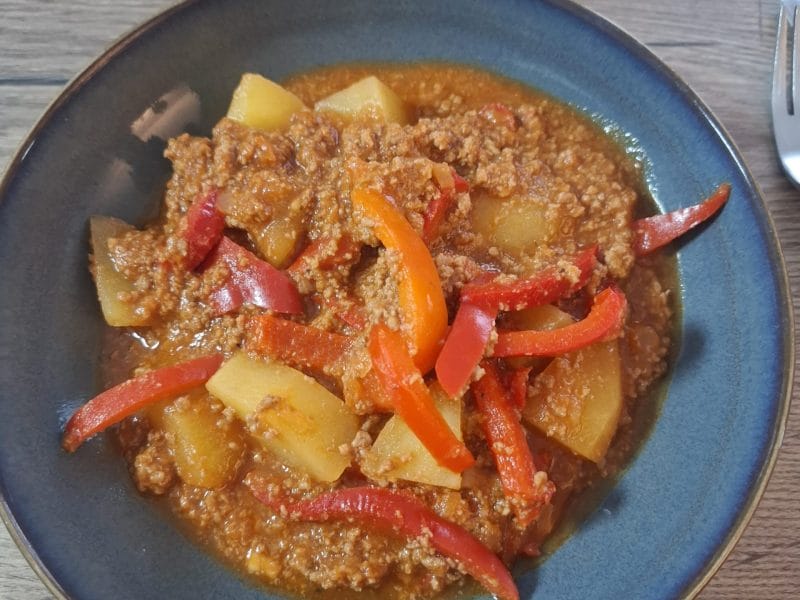 Cliquez pour zoomer ! Boeuf aux poivrons et pommes de terre Thermomix par EmilieA18