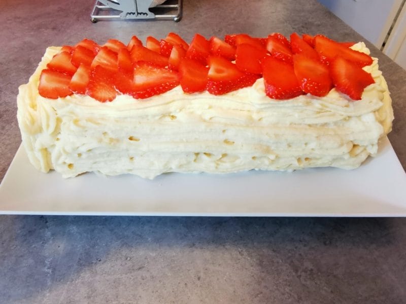 Cliquez pour zoomer ! Fraisier roulé Thermomix par sisifranck