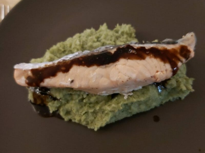 Cliquez pour zoomer ! Saumon sur purée de brocolis Thermomix par sylvie_409