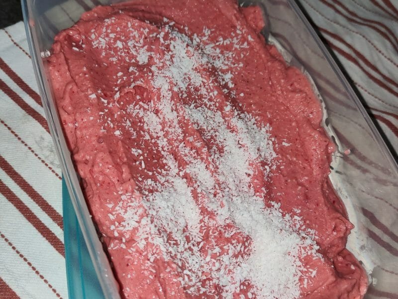 Cliquez pour zoomer ! Glace à la fraise Thermomix par Karenou