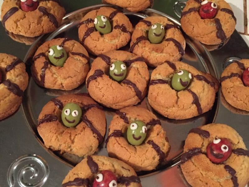 Cliquez pour zoomer ! Spider cookies (cookies araignées) Thermomix par Carlouine