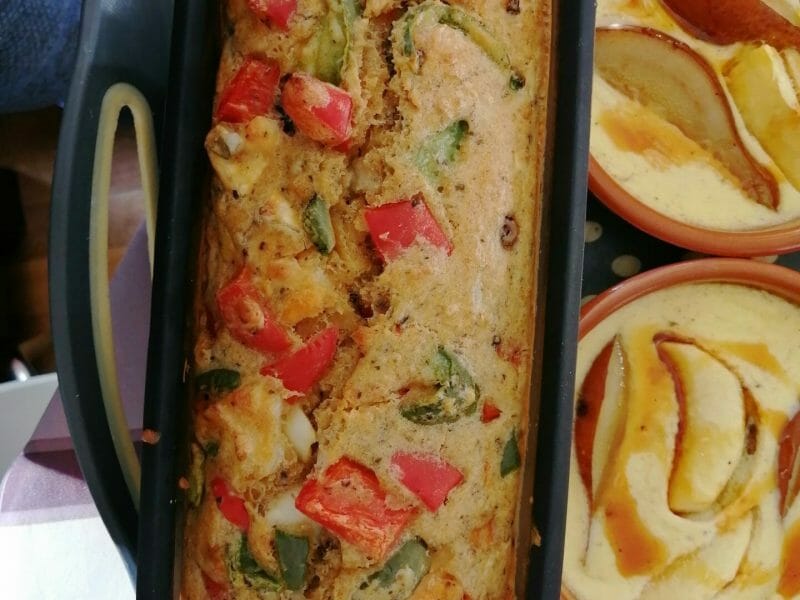 Cliquez pour zoomer ! Cake aux poivrons, fêta et olives Thermomix par elodie801