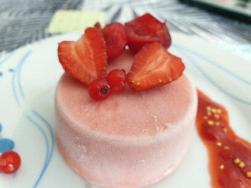 Cliquez pour zoomer ! Parfait glacé aux fraises Thermomix par emmanuelle352