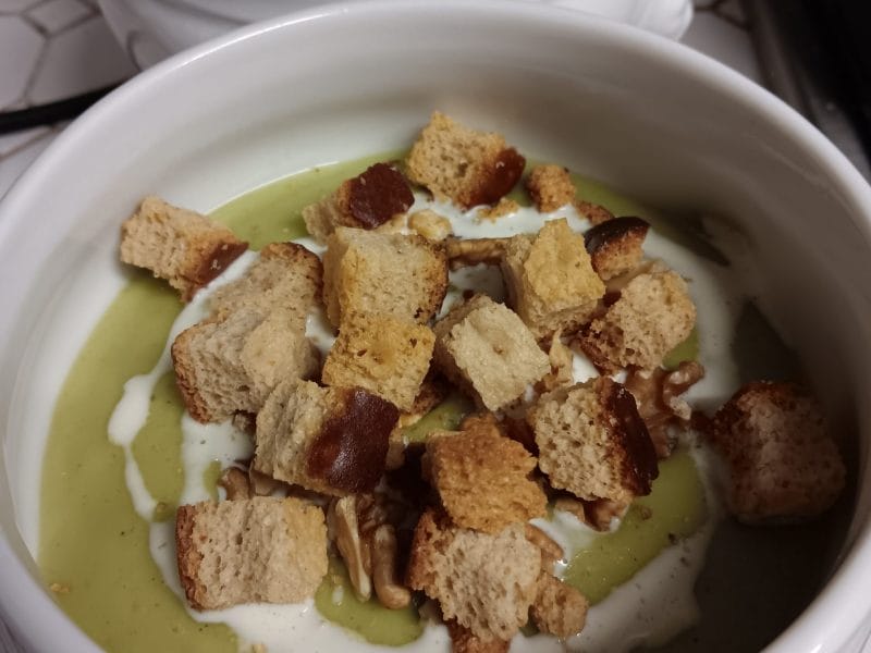 Cliquez pour zoomer ! Soupe de brocolis et pommes de terre Thermomix par pnat33