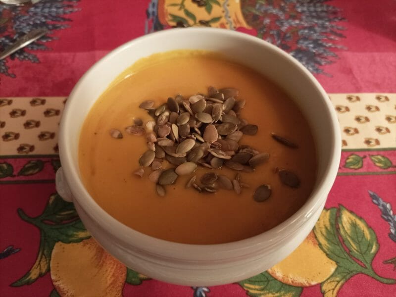 Cliquez pour zoomer ! Velouté de butternut aux lentilles corail et au curry Thermomix par pnat33