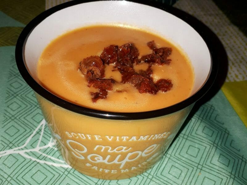Cliquez pour zoomer ! Velouté de carottes et tomates séchées Thermomix par celine_899