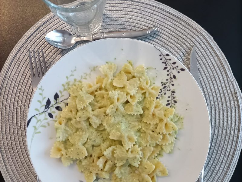 Cliquez pour zoomer ! Farfalle à la crème de courgettes Thermomix par lauracurty