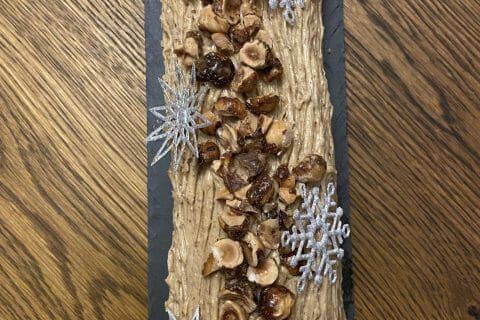 Cliquez pour zoomer ! Bûche pralinée aux éclats de noisettes caramélisés Thermomix par melanie_598