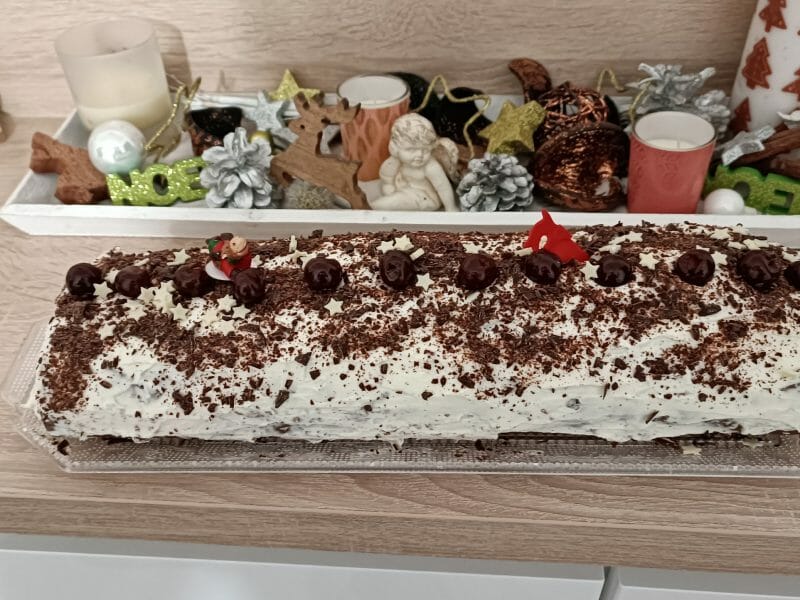Cliquez pour zoomer ! Bûche forêt noire Thermomix par Mathoisa