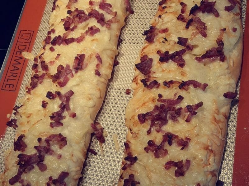 Cliquez pour zoomer ! Fougasse chèvre et lardons Thermomix par marjoriiie07