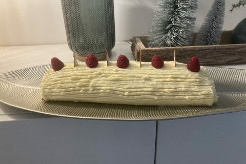 Cliquez pour zoomer ! Bûche de Noël framboises et chocolat blanc Thermomix par lucille_26