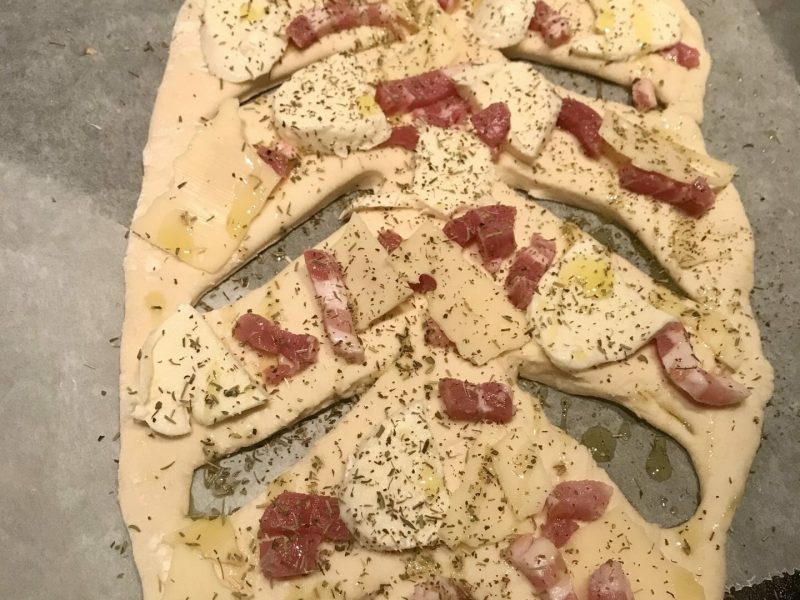 Cliquez pour zoomer ! Fougasse chèvre et lardons Thermomix par lindalulu