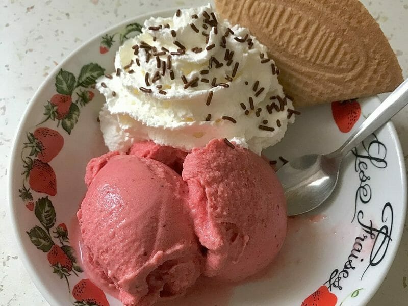 Cliquez pour zoomer ! Glace à la fraise Thermomix par lindalulu
