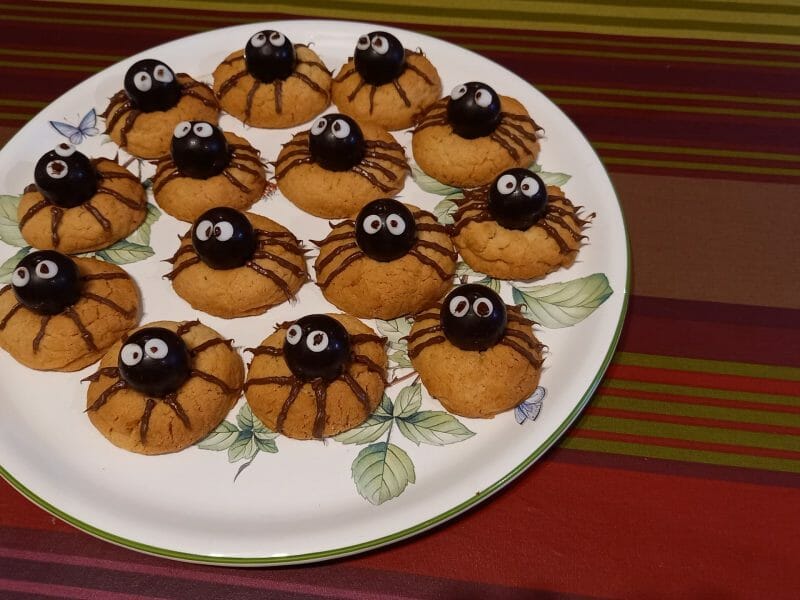 Cliquez pour zoomer ! Spider cookies – cookies araignées Thermomix par Cat24