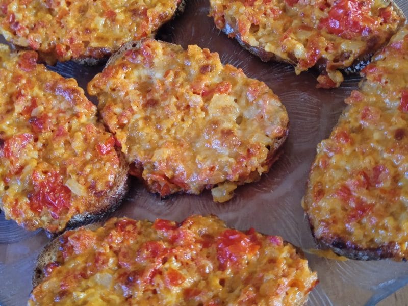 Cliquez pour zoomer ! Crostini tomates, olives et mozzarella Thermomix par ninettenette