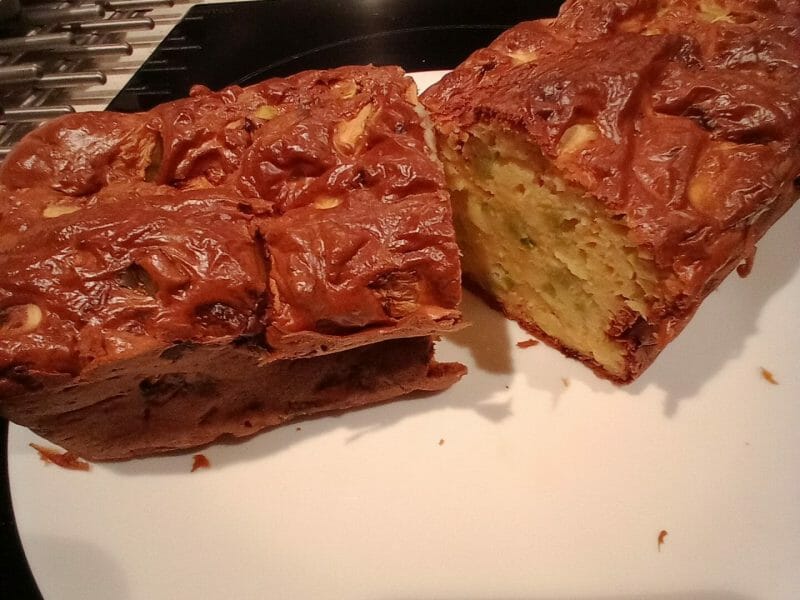 Cliquez pour zoomer ! Cake courgettes et cheddar Thermomix par vero83390