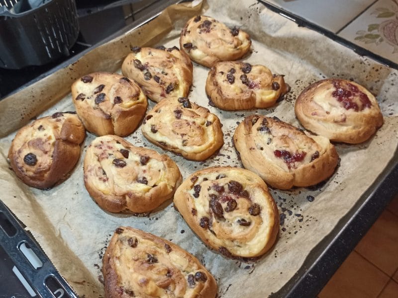 Cliquez pour zoomer ! Pains aux raisins Thermomix par Castor