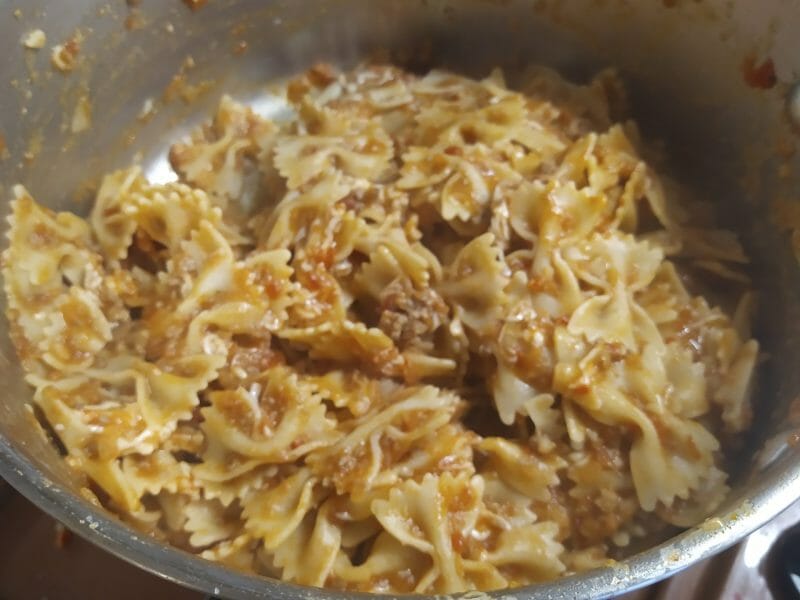 Cliquez pour zoomer ! Farfalle aux chipolatas Thermomix par Castor