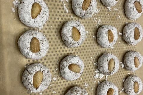 Cliquez pour zoomer ! Ghribas aux noix et amandes Thermomix par Hinata94