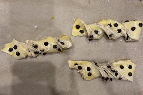 Cliquez pour zoomer ! Torsades crème pâtissière et pépites de chocolat Thermomix par Hinata94