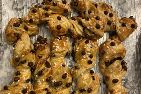 Cliquez pour zoomer ! Torsades crème pâtissière et pépites de chocolat Thermomix par Hinata94