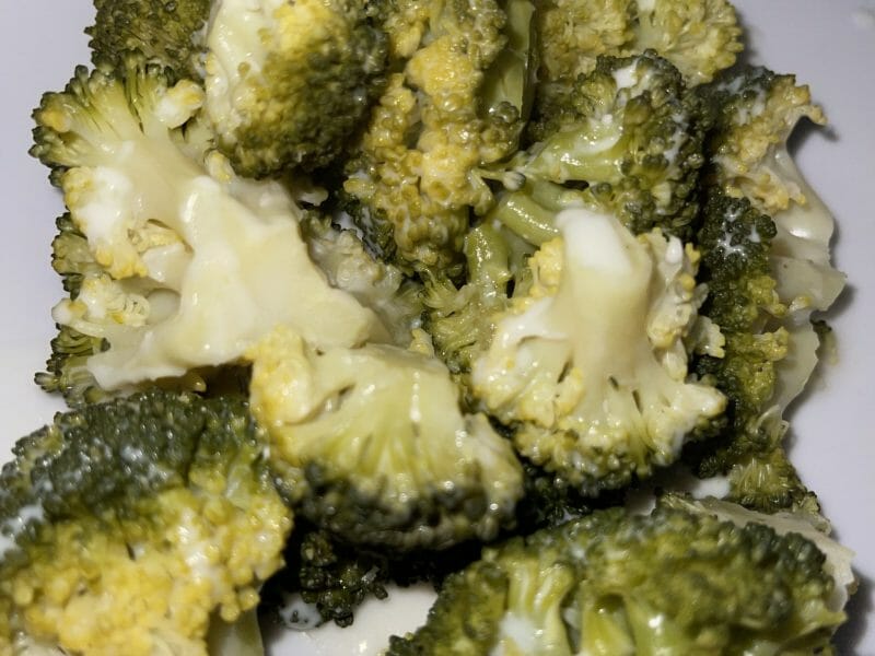 Cliquez pour zoomer ! Brocolis sauce roquefort Thermomix par axellelala