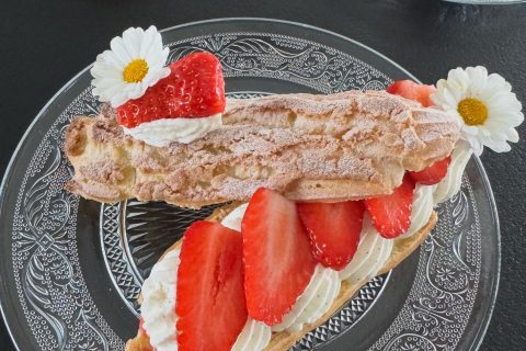 Cliquez pour zoomer ! Éclairs fraises chantilly Thermomix par Wendy