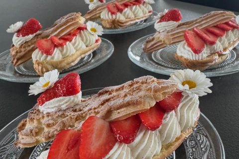 Cliquez pour zoomer ! Éclairs fraises chantilly Thermomix par Wendy