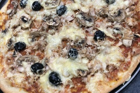 Cliquez pour zoomer ! Pizza au thon et aux olives Thermomix par angelemust