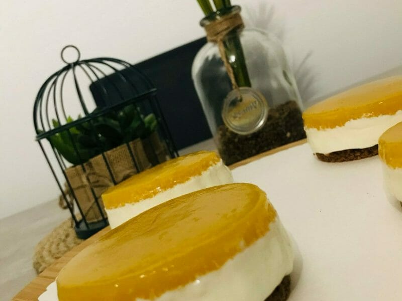 Cliquez pour zoomer ! Panna cotta citron sur sablé spéculoos et miroir de mangue Thermomix par lau_88
