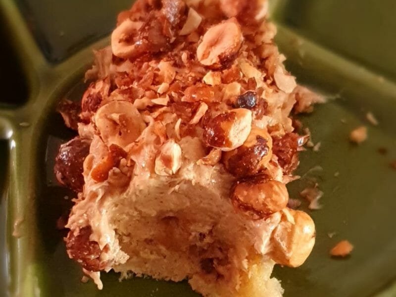 Cliquez pour zoomer ! Bûche pralinée aux éclats de noisettes caramélisés Thermomix par Romy