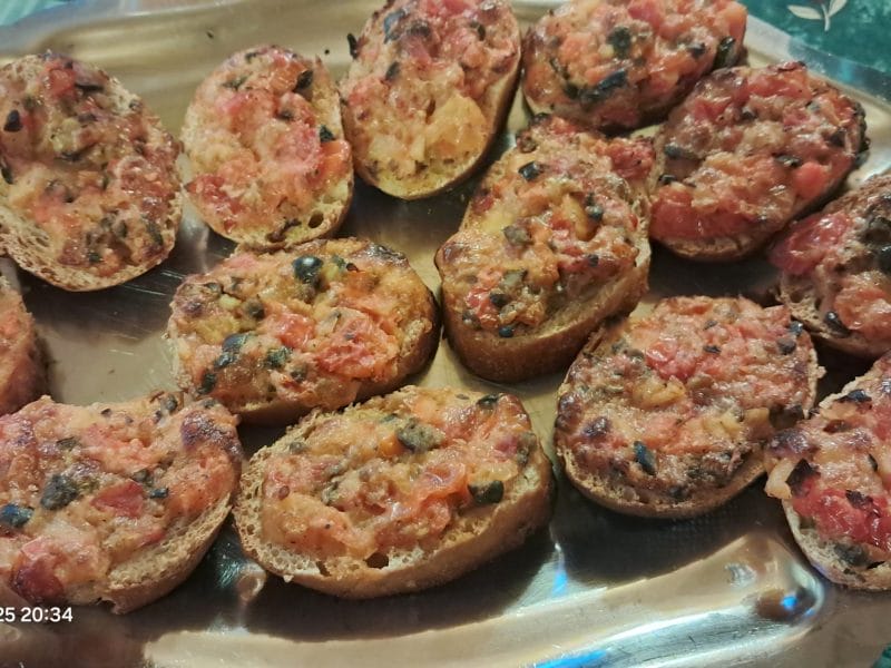 Cliquez pour zoomer ! Crostini tomates, olives et mozzarella Thermomix par momo3359